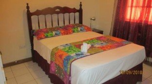 Tropical Breeze Guest House / Furnished Appartment
