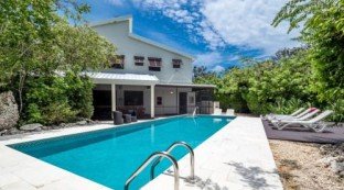 Hidden Escape by Cayman Villas